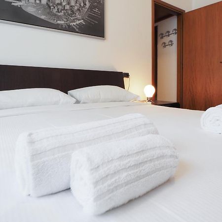 Primopiano - Palmaria B Apartman Milánó Kültér fotó